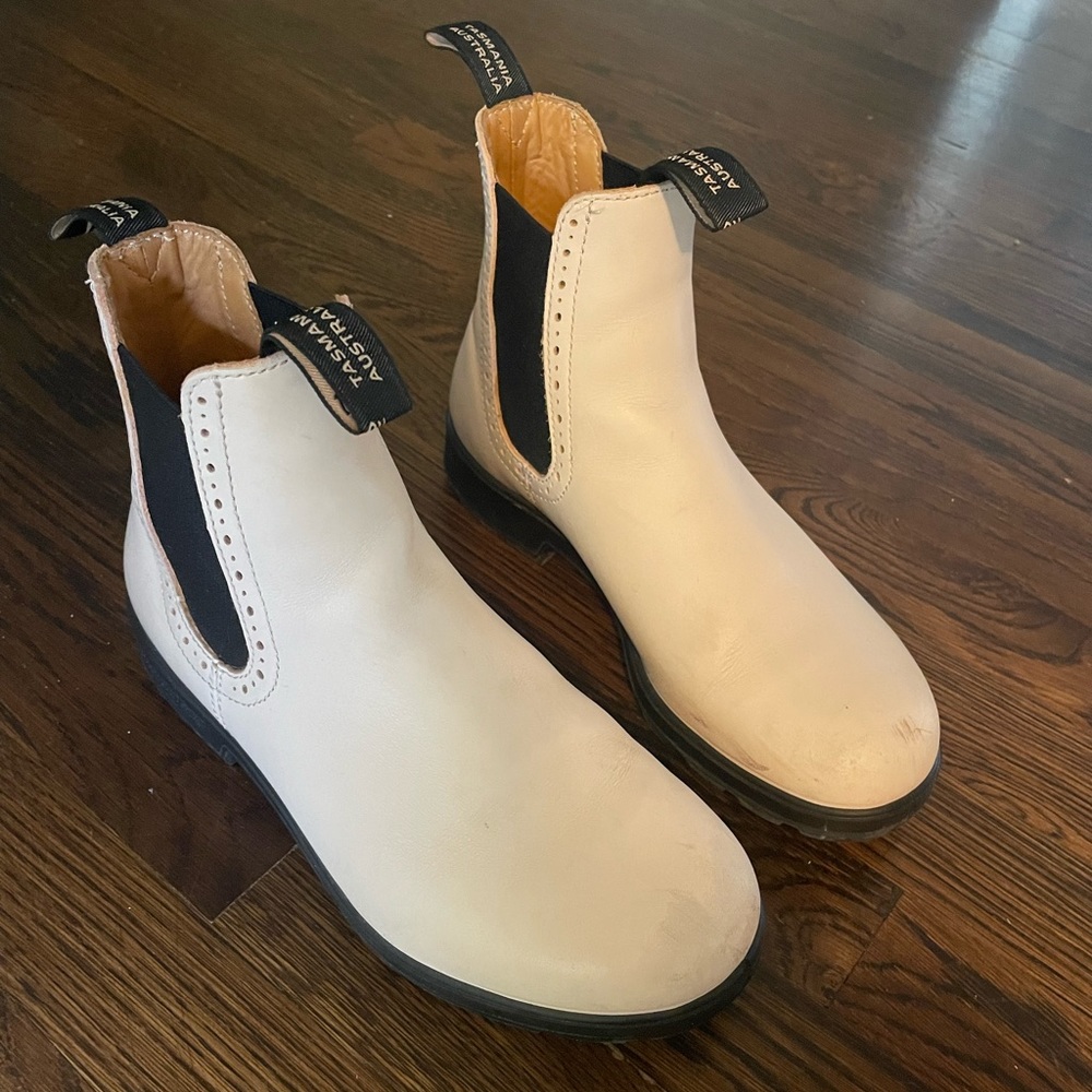 Blundstone High Top Chelsea Boots in Pearl